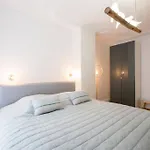 Amazing 6 pax place near Opera
